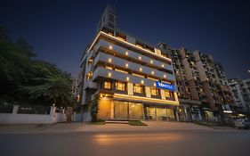 Fabhotel Liwa International - Nr Mumbai International Airport